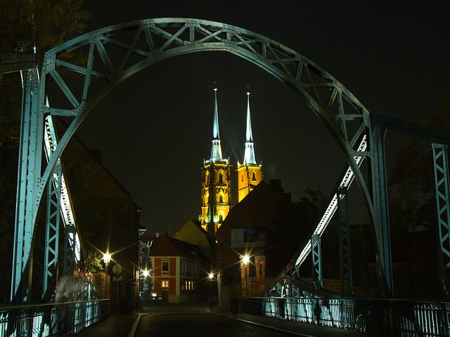 Most Tumski w najstarszej, zabytkowej dzielnicy Wrocławia