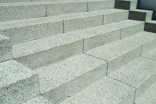 schody z kamienia