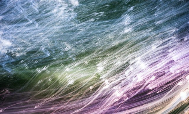 Komu zlecić montaż sieci światłowodowych? Światłowód